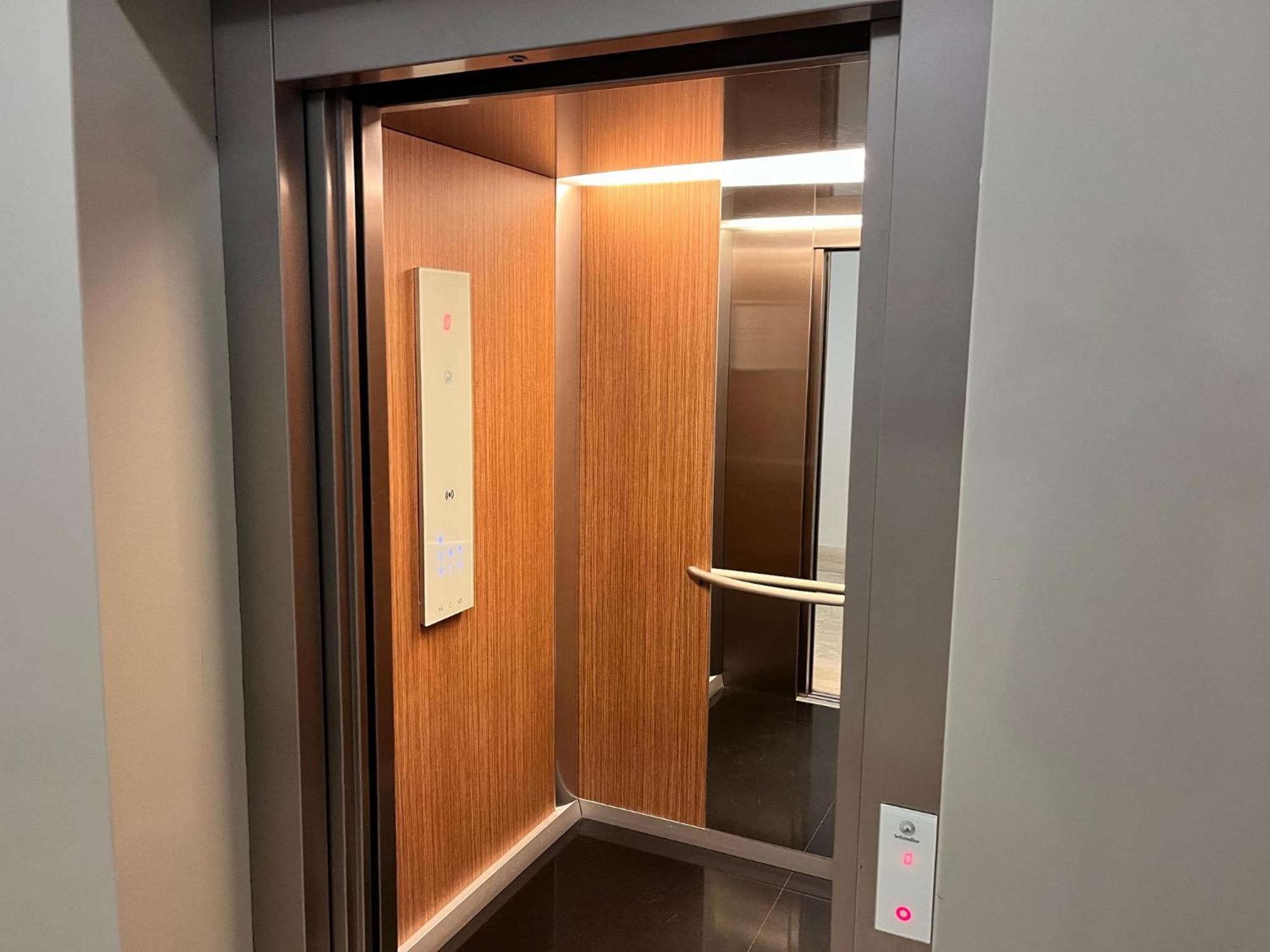 Revon Art-Deco Apartment Laurinska Bratislava Luaran gambar